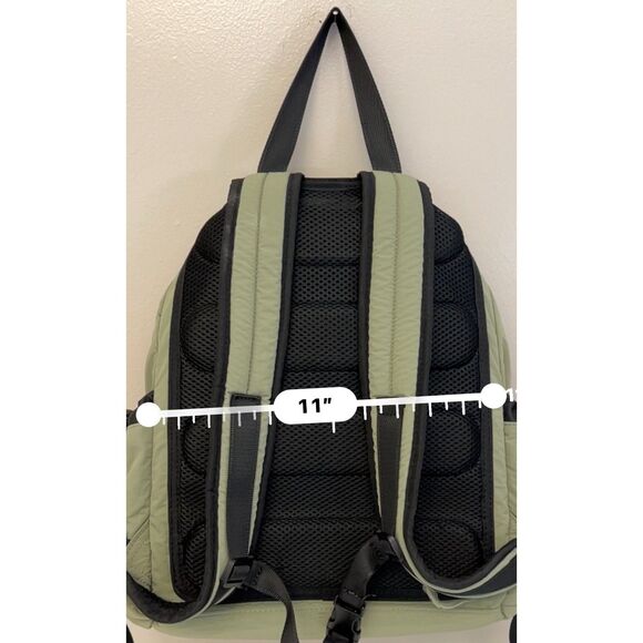 NWOT C&C California backpack. - Picture 5 of 9